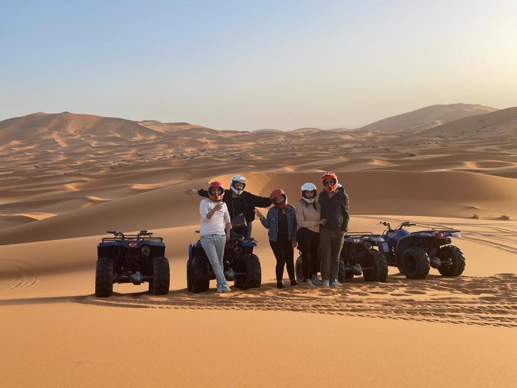 מרזאוגה Sahara Dunes Luxury Camp מראה חיצוני תמונה